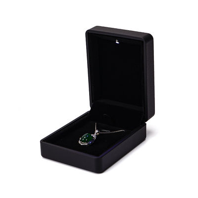 Χάνχονγκ Custom Ring Box με ελαφρύ 6.5*6.5*4.5cm Μέγεθος Μαύρο δέρμα και βελούδο υλικό