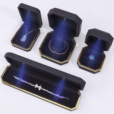 OEM ODM υψηλής ποιότητας χειροποίητο μαύρο οκτάγωνο κουτί κοσμημάτων με φως LED και βελούδινη επένδυση