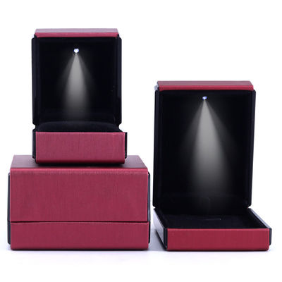Hanhong Custom Logo LED Light Κοσμήματα για βραχιόλια περιδέραια και δαχτυλίδια σε δέρμα