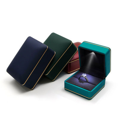 Πακέτο κοσμημάτων με φως Hanhong Custom Logo Silk Screen Print Luxury LED Storage Box