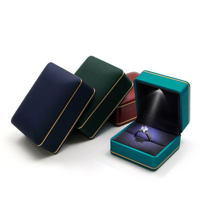 Πακέτο κοσμημάτων με φως Hanhong Custom Logo Silk Screen Print Luxury LED Storage Box