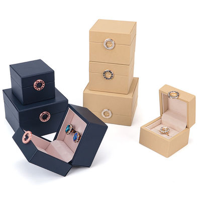 Χρυσαφικά Πακέτο Hanhong Four-Leaf Clover Luxury PU δερμάτινο δαχτυλίδι κουτί με Custom Logo