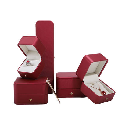 Χάνχονγκ Custom Red PU δερμάτινο κοσμήματα συσκευασία κουτί για το γαμήλιο περιδέραιο σκουλαρίκια δαχτυλίδι