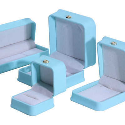 Πακέτο κοσμημάτων σε Cyan με Crown Design Hanhong Custom Logo Luxury PU Leather Suit Box