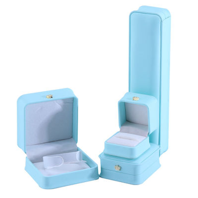 Πακέτο κοσμημάτων σε Cyan με Crown Design Hanhong Custom Logo Luxury PU Leather Suit Box