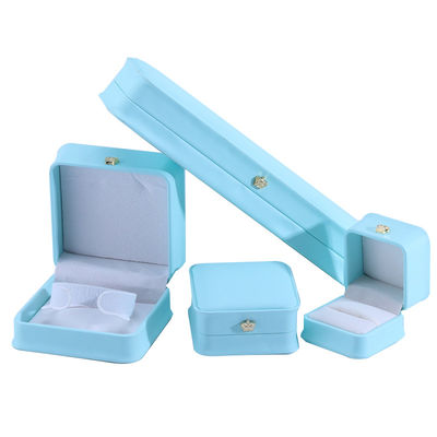 Πακέτο κοσμημάτων σε Cyan με Crown Design Hanhong Custom Logo Luxury PU Leather Suit Box