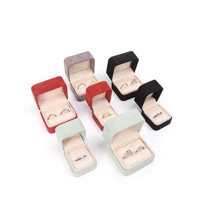 Τετράγωνο κόκκινο βελούδινο κουτί κοσμημάτων, προσαρμόσιμο κουτί κοσμημάτων, συσκευασία