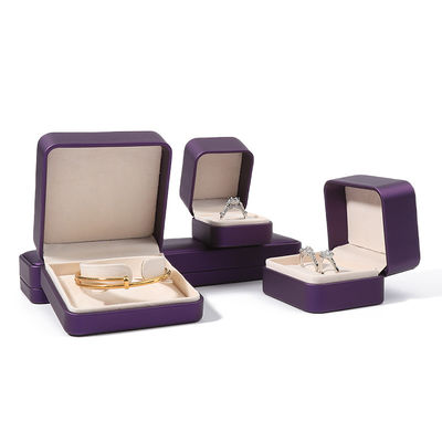 Κοσμηματοθήκη από δέρμα Premium Purple με ανάγλυφη εκτύπωση