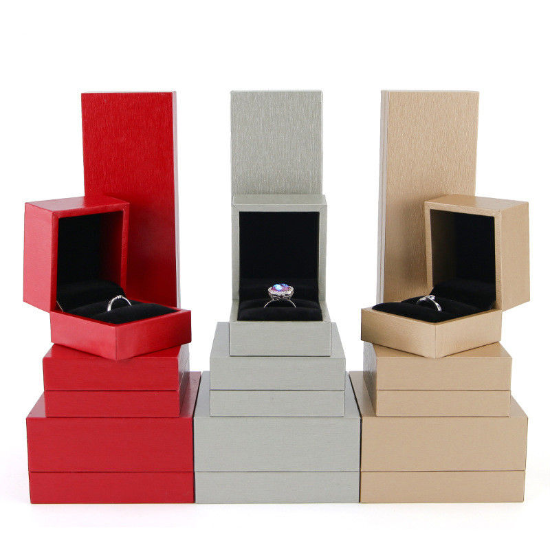 Προσαρμοσμένο μέγεθος Luxury Touch Cardboard Κοσμήματα συσκευασία κουτί για βραχιόλι και δαχτυλίδι